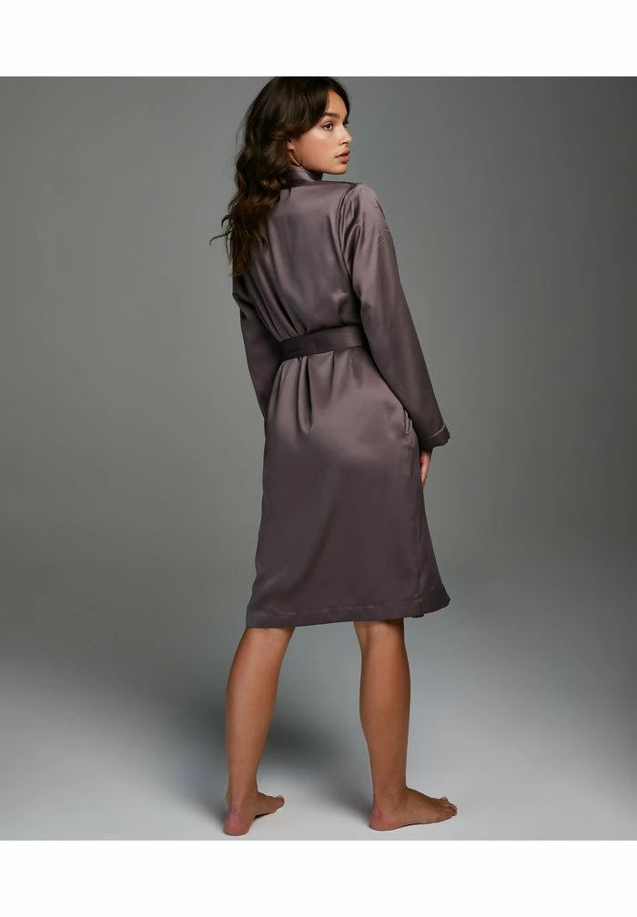 SATIN FLEECE - Dressing gown - brown Cheap 💯 Hunkemöller SATIN FLEECE - 👗 Dressing Gown - Brown 🌟 -Hunkemöller Sales Store 0f467bb3bbe8459eb1e8884374ef4e1f