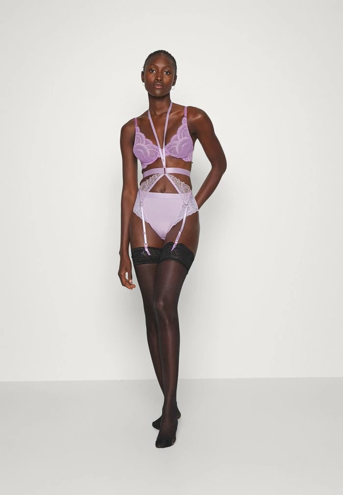 TARA EMBROIDERY HARNESS - Suspenders - purple Best Pirce 🎉 Hunkemöller TARA EMBROIDERY HARNESS - Suspenders - Purple 🛒 -Hunkemöller Sales Store 3857041f7c1845af8d5f977c5fcbdbbc