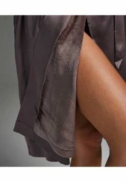 Cheap 💯 Hunkemöller SATIN FLEECE - 👗 Dressing Gown - Brown 🌟 5 Cheap 💯 Hunkemöller SATIN FLEECE - 👗 Dressing Gown - Brown 🌟 -Hunkemöller Sales Store c08dfe5e0f1d4159ab42cb905a488ad4