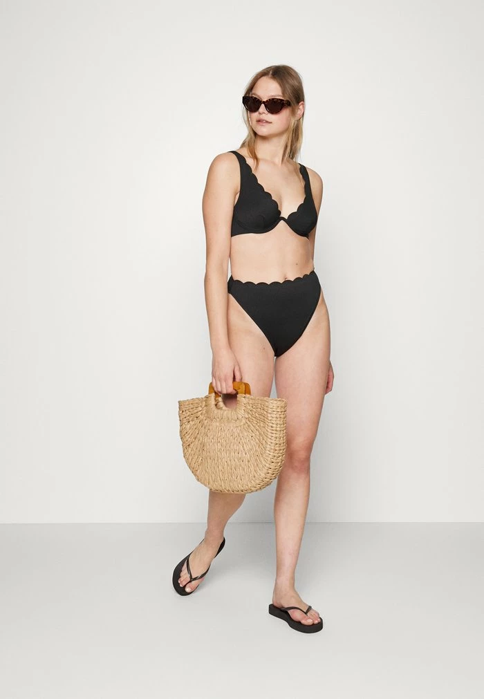 SCALLOP UP - Bikini top - black Cheap ✔️ Hunkemöller SCALLOP UP - 👙 Bikini Top - Black 🥰 -Hunkemöller Sales Store e93c3a8ed2774736b842898739b2e978